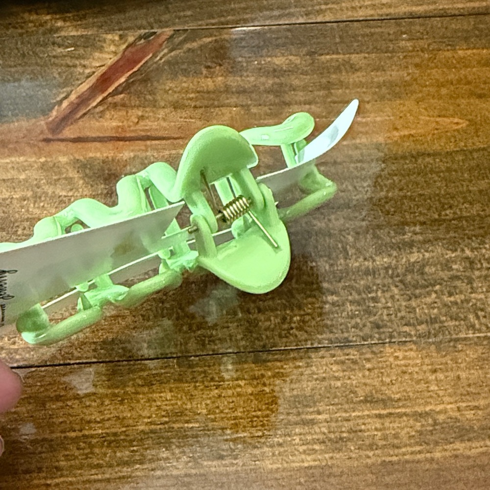 Green Squiggle Hair Clip - Picture 4 of 4